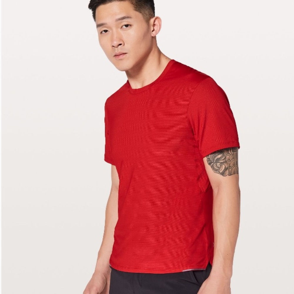 Lululemon Run Out Short Sleeve Shirt Size Medium Bold Red